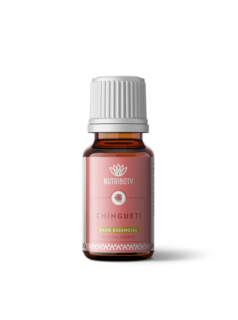 O Óleo Essencial de Chingueti da Nutriboty, 100% natural e sustentável, é extremamente versátil, podendo ser usado para prevenir, aliviar e controlar diversos males do dia-a-dia, nomeadamente gripes e constipações, distúrbios renais, hemorroidas, hipertensão, entre outros. Melhore o seu bem-estar e beneficie das vantagens da aromaterapia com os nossos óleos essenciais!